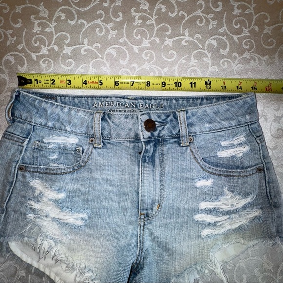 American Eagle Distressed Denim Shorts Size 4 - Picture 10 of 14